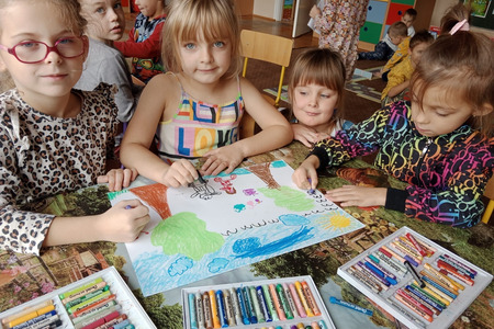 Leśne Skrzaty i Mrówki na zajęciach o smogu